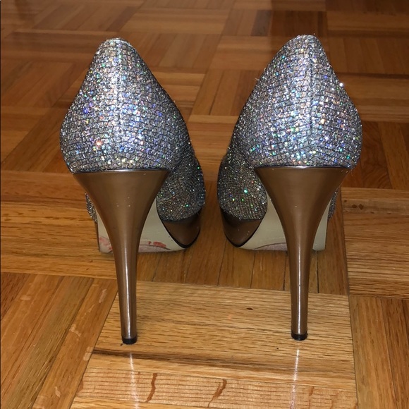 Enzo Angiolini Silver Glitter Platform Heels - Picture 4 of 5